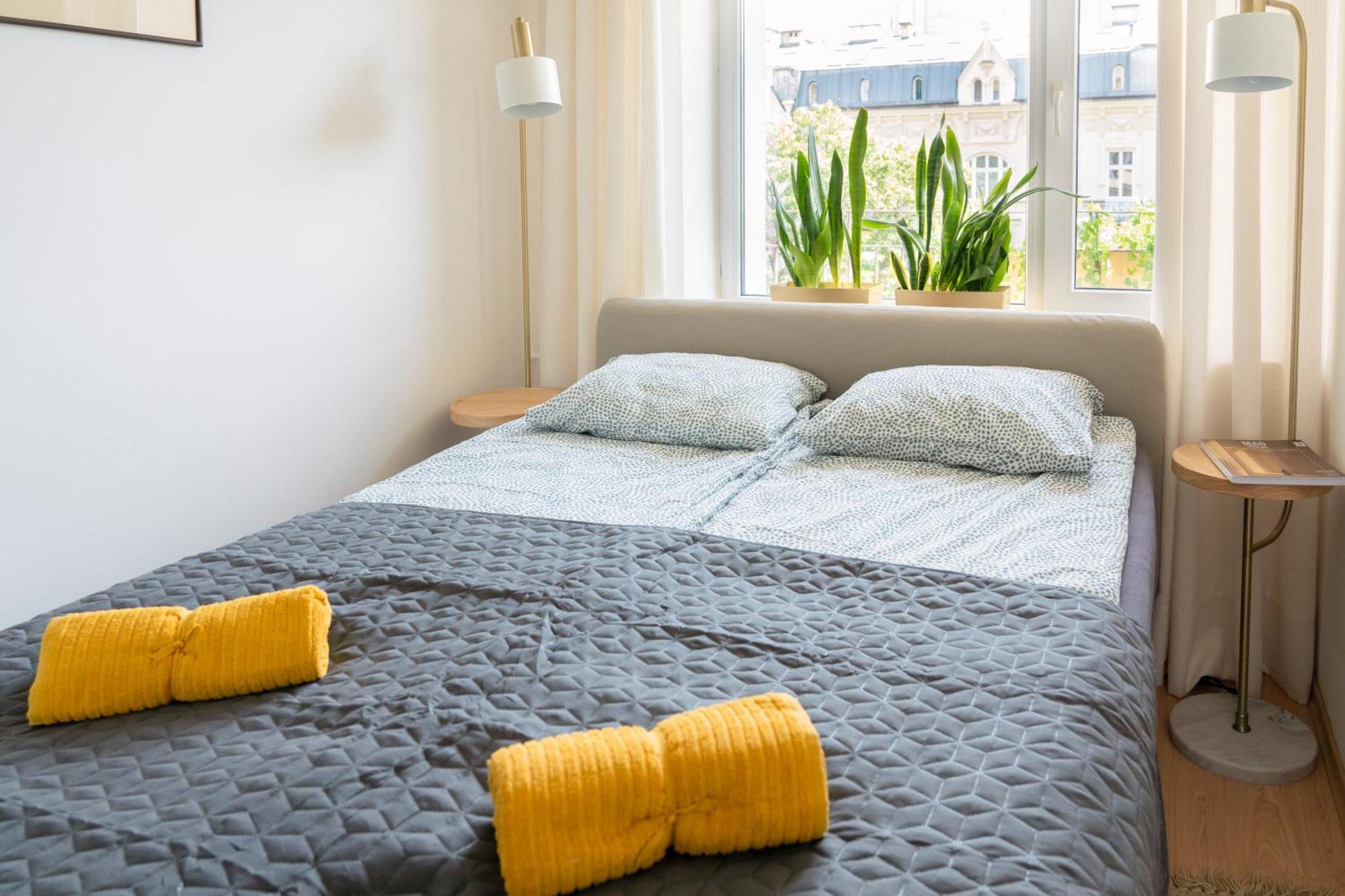 Greenpoint Hoza Апартаменти *